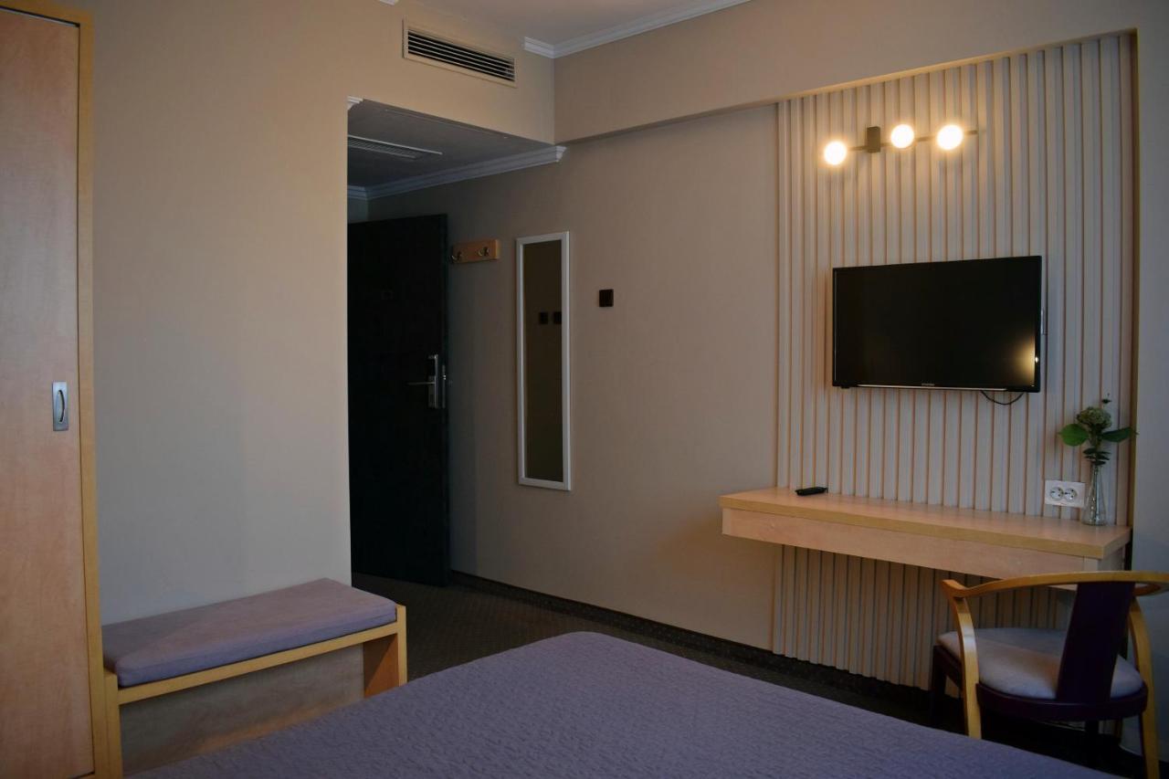 Hotel Vila Camino à Satu Mare Extérieur photo